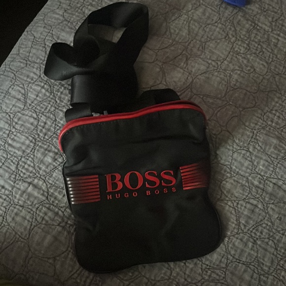 HugoBoss❤️🖤CrossBody ManPurse❤️🖤 - Picture 10 of 12